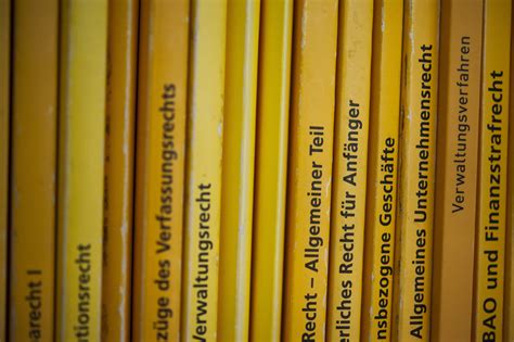 Autonomie bedeutet, notwendige entscheidungen selbstverantwortlich zu treffen. Wissenswertes über Patientenverfügung und ...