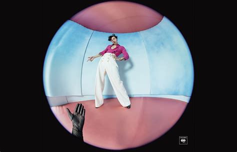 Working directly with h and his management team, hassett created the album cover, booklet and packaging design, variable logos, snipe posters. Harry Styles' 'Fine Line' pairs indie psychedelia with pop ...