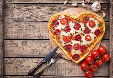 Where To Buy Heart Shaped Pizza In Los Angeles Kiis Fm