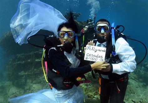 How To Celebrate An Underwater Marriage Dressel Divers