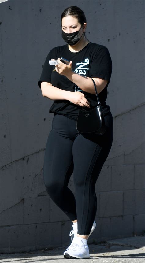 Los angeles county on sunday became the first major county to revert to requiring masks for all people indoors in public spaces. Ashley Graham - Out in Los Angeles 04/15/2021 - Hawt ...