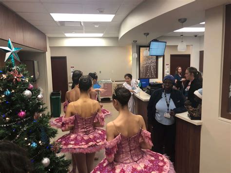 Houston Methodist Brings Holiday Joy To Hospital Patients Tmc News