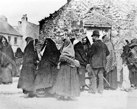Women Of The Claddagh In Traditional Dress Circa 1890 Ireland
