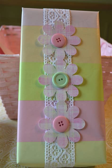 Gift ideas for baby shower. Corner of Plaid and Paisley: Baby Shower Gift Wrap
