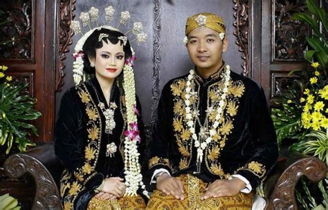 Ide Baju Pengantin Adat Jawa Muslim Bqdd Jenis Pakaian Adat Jawa Timur