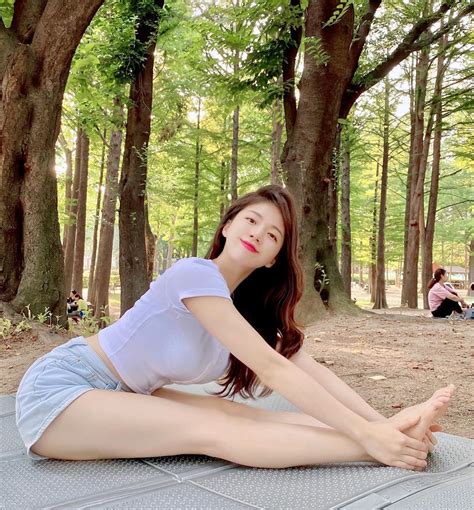 korean yoga teacher kim sung hee hong went abroad to be healthy and sexy even 9gag reported