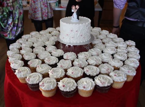 Small Wedding Cakes With Cupcakes Small Wedding Cake For
