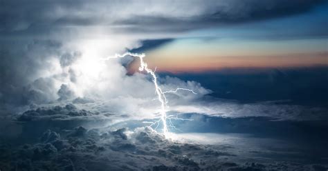 Incredible Photo Captures Lightning Ripping Through Clouds