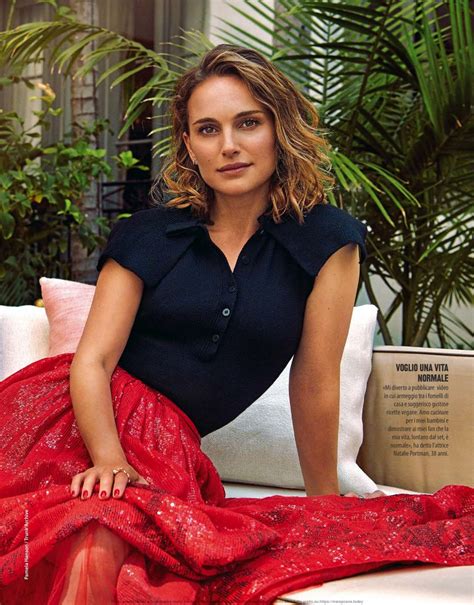 Natalie Portman 2020 Natalie Portman Wears Cape With Names Of Unrecognized Female Directors At