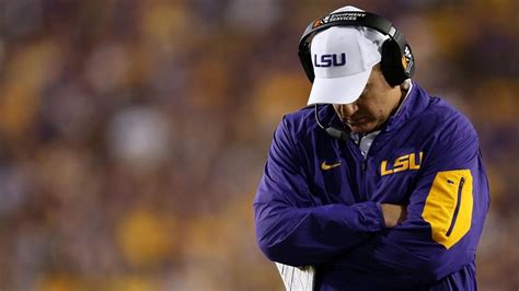 What Did Les Miles Do Why Lsu Vacated Wins By Former Tigers Coach Costing Him Cfb Hall Of Fame