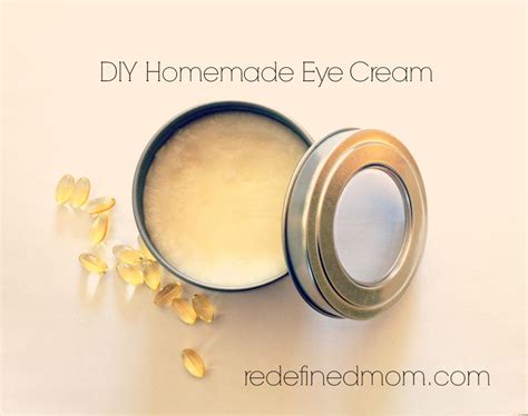 It is made of certified organic ingredients and is free from sls, sles, propylene glycol, propylene glycol. DIY Homemade Best Anti Aging Eye Cream
