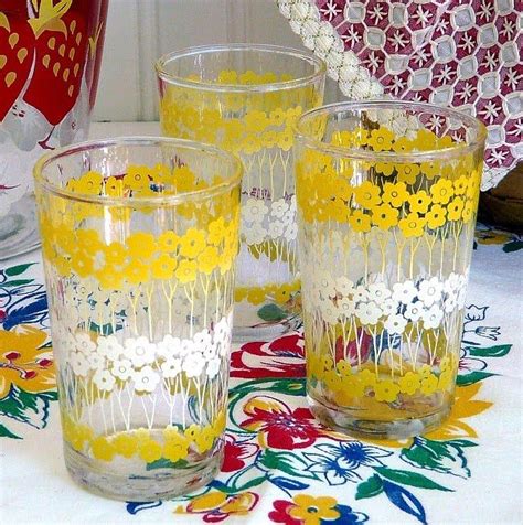 C Dianne Zweig Kitsch N Stuff Buying Vintage Decorated Glass