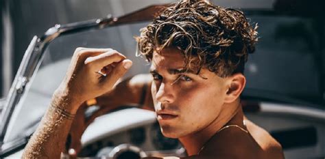Hairstyle men 2020 hairstyle men 2020 in 2020 herenkapsels kapsels. Krullend Haar Mannen JDQ67 - AGBC