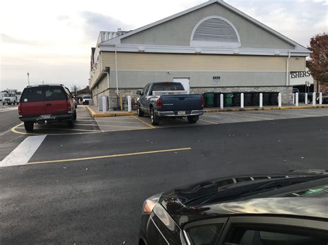 There are so many parking spaces. Just why? : r/mildlyinfuriating
