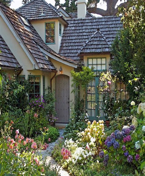95 Beautiful Modern English Country Garden Design Ideas