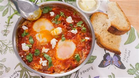 Shakshuka Eggs Poached In Spiced Tomato Sauce Pais Kitchen