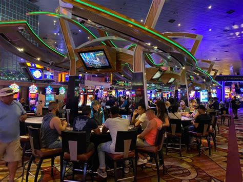 las vegas  fully reopened     casinos