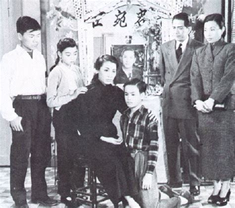 We did not find results for: File:Bruce Lee and his family 1940s.jpg - Wikimedia Commons