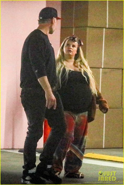Pregnant Jessica Simpson Looks Ready To Give Birth Any Day Photo 4225345 Eric Johnson