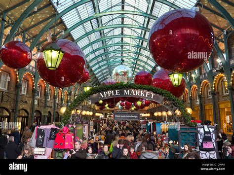 Die Apple Markthalle In Covent Garden Mit Weihnachtsschmuck London Uk