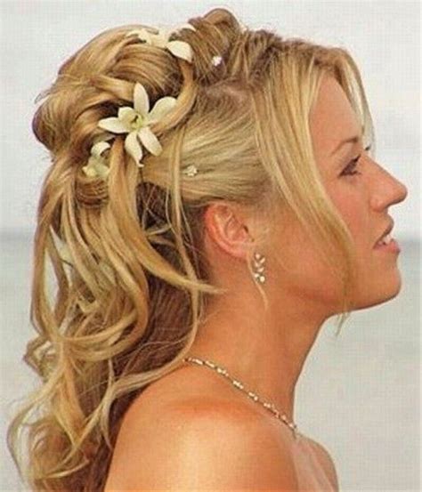 If you want your bridesmaids to have simple yet classy styles, then this is the hairstyle for you. Wedding Hairstyles For Thin Hair | Wedding hairstyles for ...