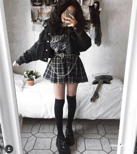 Aesthetic Grunge Outfits Ideas To Copy In Inspired Beauty