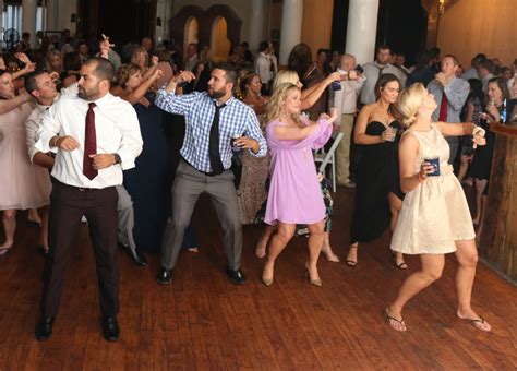 What Happens At A Wedding Ceremony And Wedding Reception Be A Wedding Dj
