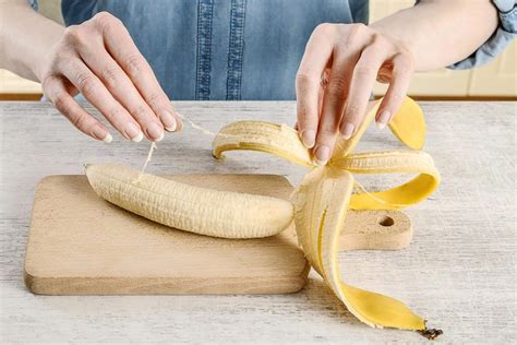 Pisang jenis apa saja bisa digunakan untuk merawat kulit kaki yang kering ini. Tips Mengatasi Kaki Pecah-Pecah dengan Efektif dan Mudah ...