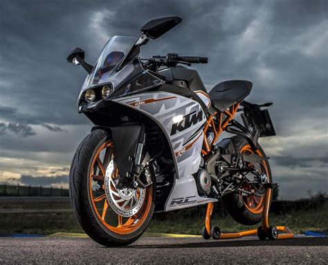 The ktm rc 390 bs6 gets a cosmetic update as part of the 2020 update. KTM RC 390: List of Pros & Cons