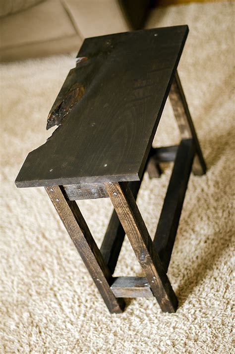 Diy Rustic End Table For Less Than 10 Commatoseca
