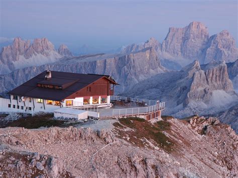 Rifugio Lagazuoi 2752m With Images Best Places In