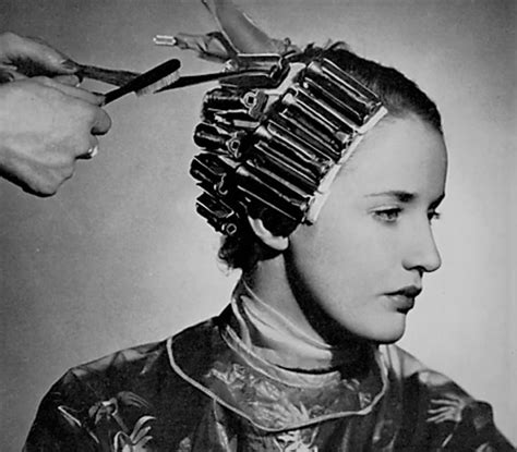 Pin Von Miguel Ángel Auf Vintage Hairdressing Capes Dauerwelle