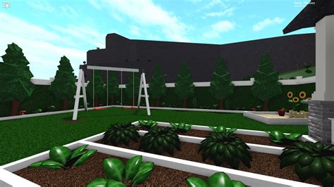 Garden is a build mode section that includes various natural decorations including various plants which can grow outdoors or indoors using a pot or planter or just dirt. Garden Ideas On Bloxburg - Hd Football