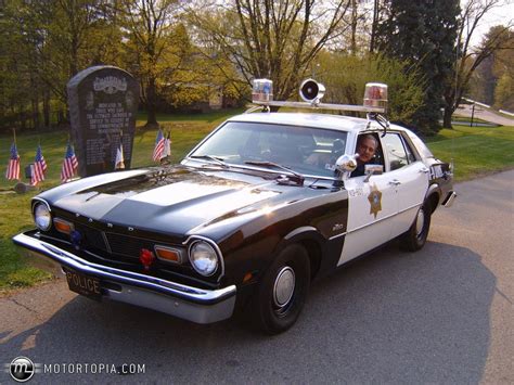 Ford Maverick Police Car Coches De Policía Carro De Policia Ford