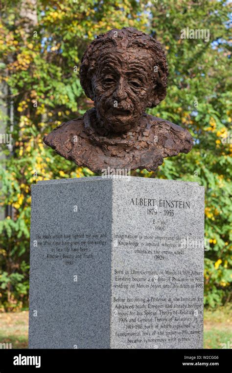 Usa New Jersey Princeton Albert Einstein Statue Stockfotografie Alamy