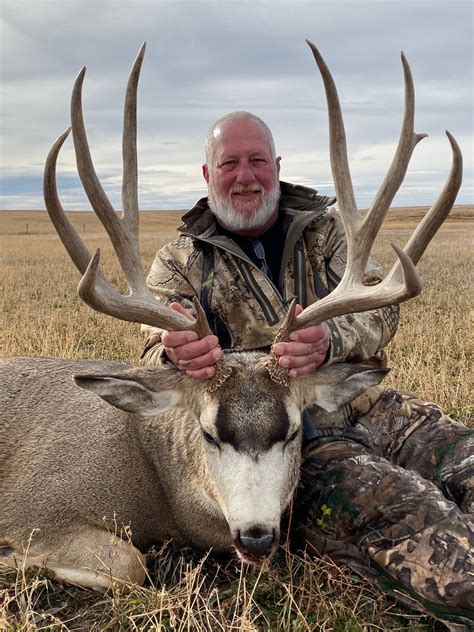 South Dakota Trophy Mule Deer Hunts Guided Mule Deer Hunts