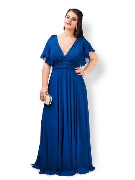 Unnachahmlich, leichte und komfortable brautkleider begeistern in femininen silhouetten. Abendkleid in großen größen