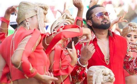 Yo Yo Honey Singh Makhna Song Viral Video Punjabi Singer Rapper यो यो हनी सिंह मखना सॉन्ग से