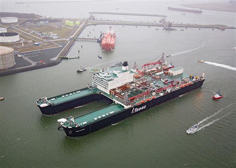 Oceans - What's in a Name? The World's Biggest Ship ...