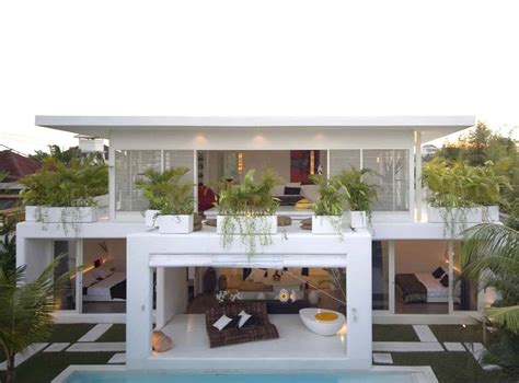 Bali's architecture is not only very famous in asia, but also globally recognized as a style. Lovelli Residence Bali: A Mediterranean Villa with Aesthetic Architecture Design | Futurist ...