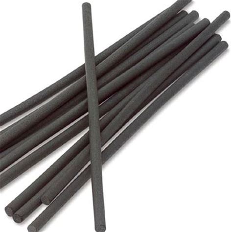 Thin papers are more fragile than thick types by scales/ size. Pencil Sketching and Types of Pencils to Use