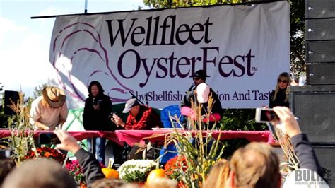 The Fastest Oyster Shucker In Town 🏆 Wellfleet Oysterfest Youtube