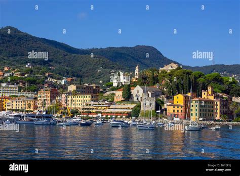 Santa Margherita Ligure Liguria Italia Watching The Coast From The