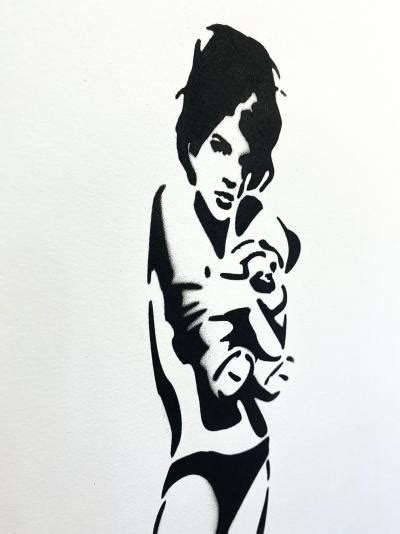 banksy d après sexy girl hugging teddy pochoir street art plazzart