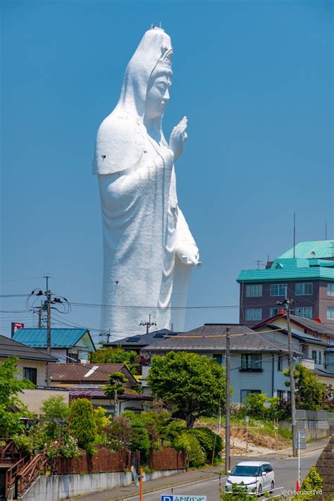 街中にそびえ立つ仙台大観音がまるでラスボスのよう「牛久大仏を超えた」 Togetter トゥギャッター