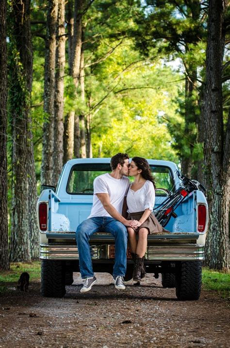 Pin By Mikayla Aday On Browningeverything Country ️ Engagement Photos Couple Photography