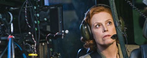 Sigourney Weaver In Neill Blomkamps Sci Fi Komödie Chappie Kino News Filmstartsde