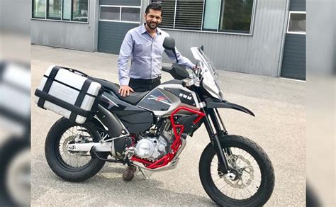 Motoroyale Kinetic Offers Limited Period Price Cut On The Swm Superdual