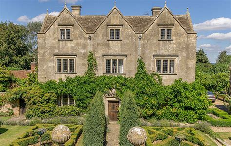 A Stunning Manor With Beautiful Jacobean Façade Deep In The Heart Of
