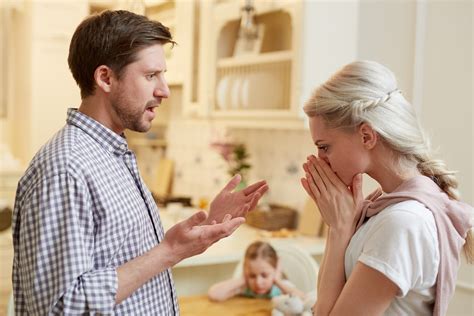 5 عبارات لا تحب الزوجة سماعها من زوجها أبداً منوعات